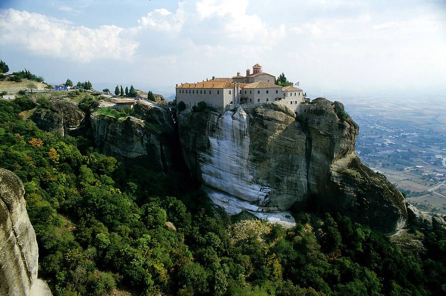 El monasterio del Gran Meteoro sobre su roca